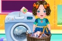Daria wäscht Kleidung